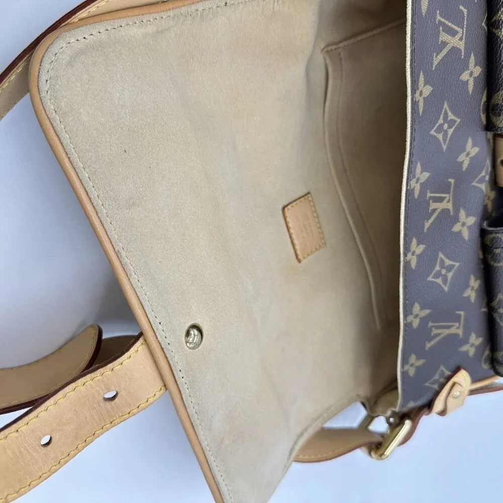 LOUIS VUITTON Authentic Brown Monogram Shoulder Bag - Picture 9 of 12